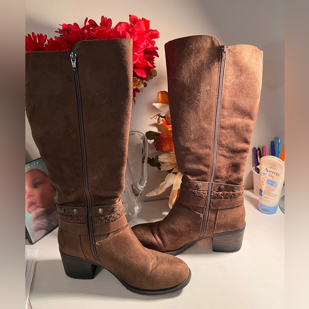 Calf high boots